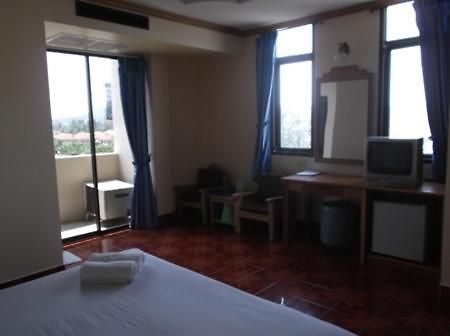 Sr Hotel Сурат Тхани Стая снимка