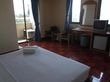 Sr Hotel Сурат Тхани Стая снимка